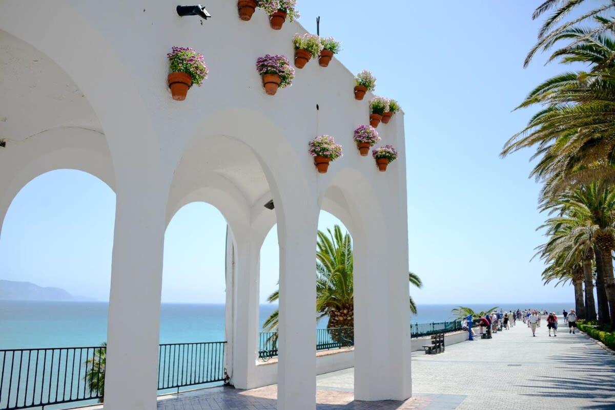 Hernan Cortes Nerja Luaran gambar